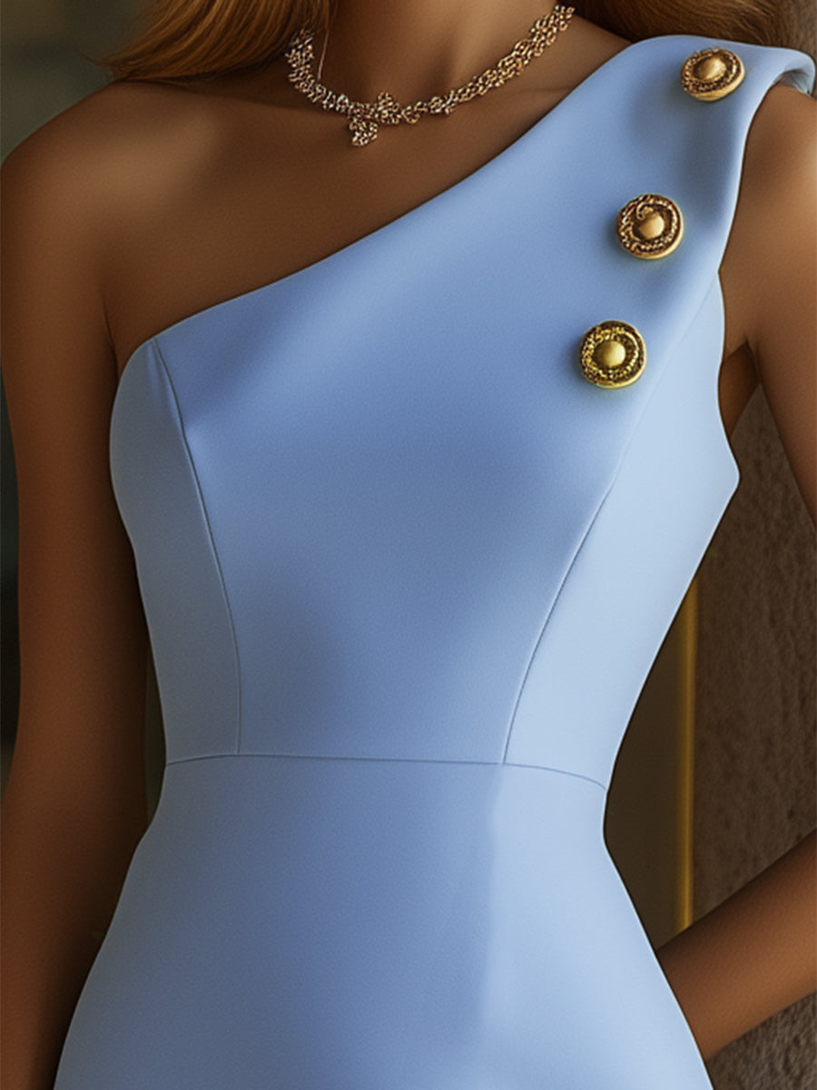 Vestido azul de mujer con hombros descubiertos, cruzado hasta la cadera y botones dorados