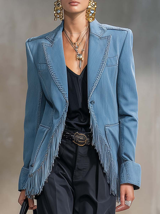 Exquisito blazer vaquero azul en forma de X con solapa de pico y borlas decorativas de estilo occidental informal