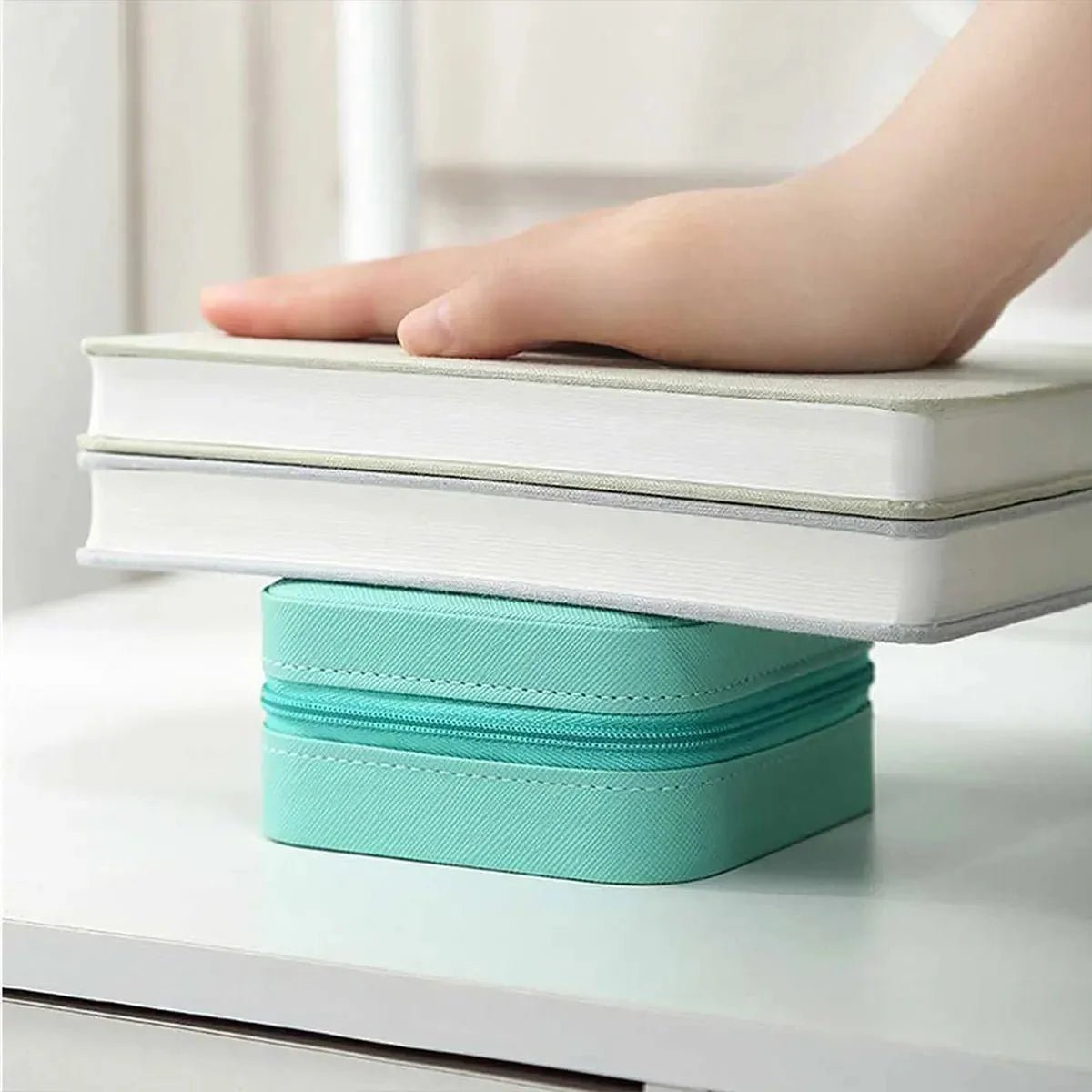 Chic Travel Jewelry Organizer - Stylunna