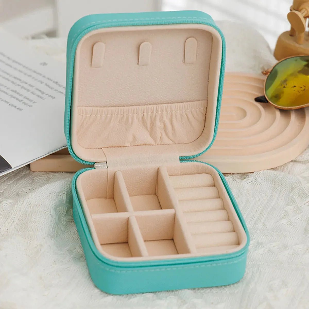 Chic Travel Jewelry Organizer - Stylunna