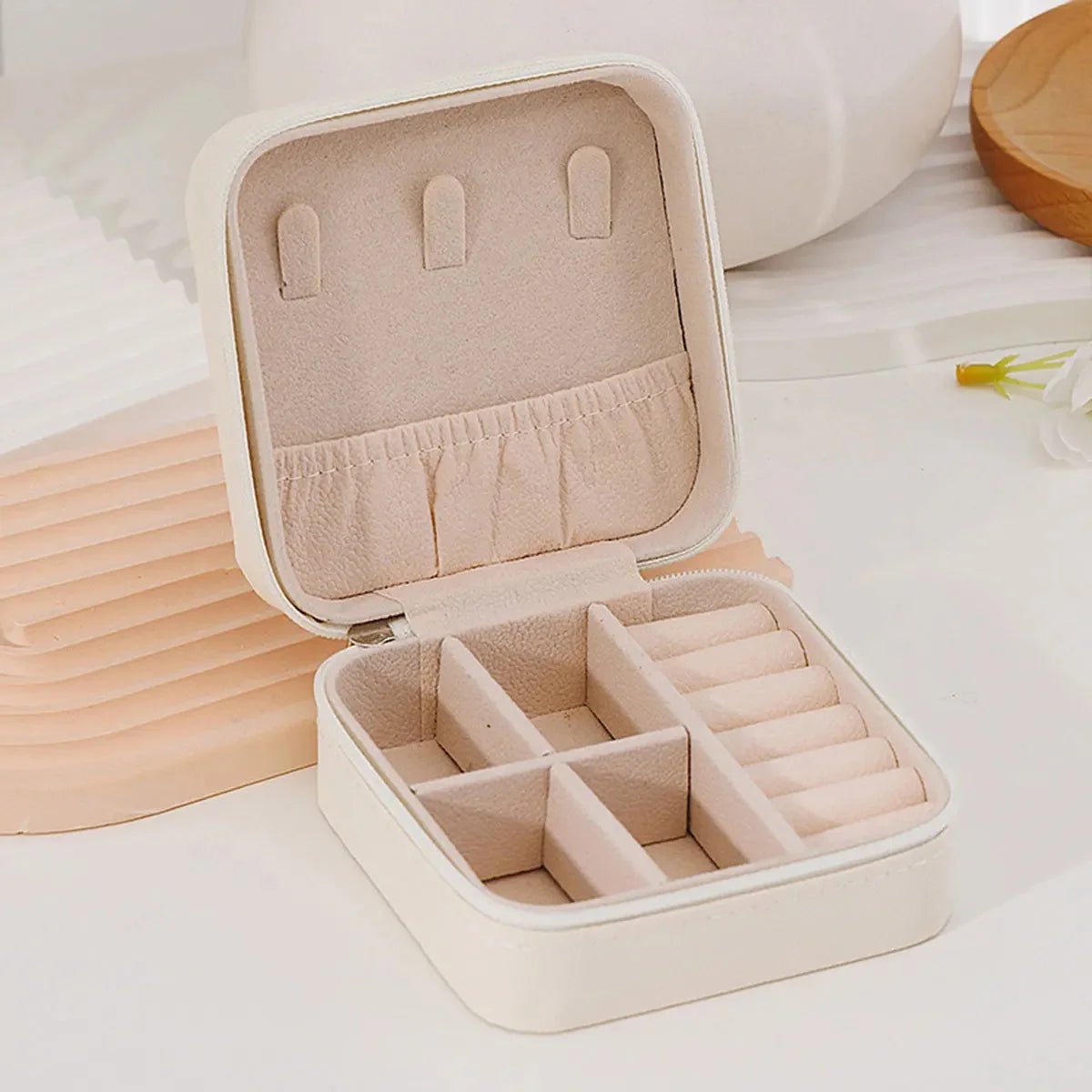 Chic Travel Jewelry Organizer - Stylunna