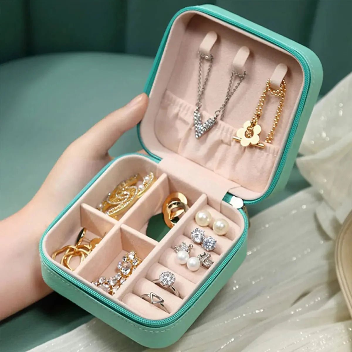 Chic Travel Jewelry Organizer - Stylunna