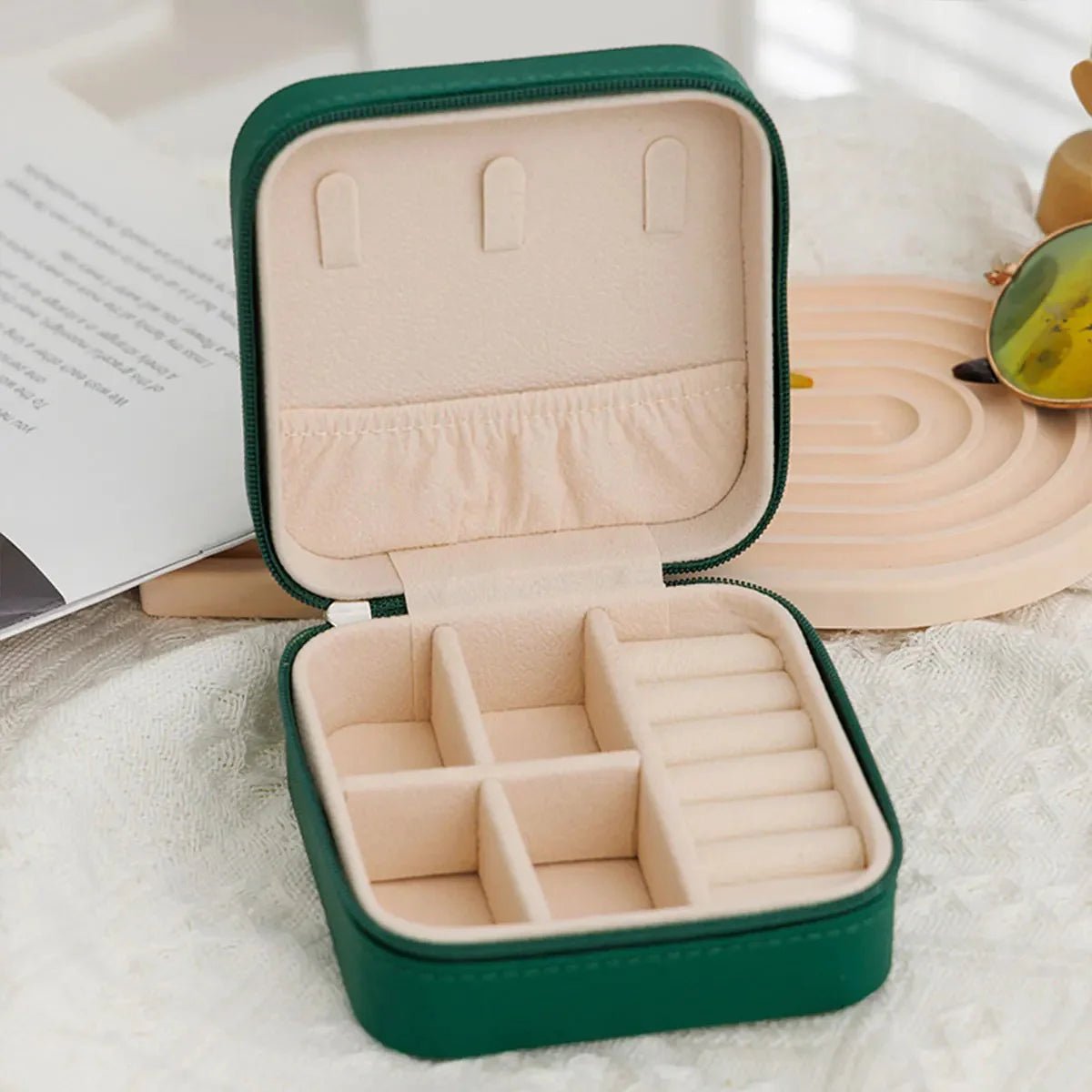 Chic Travel Jewelry Organizer - Stylunna