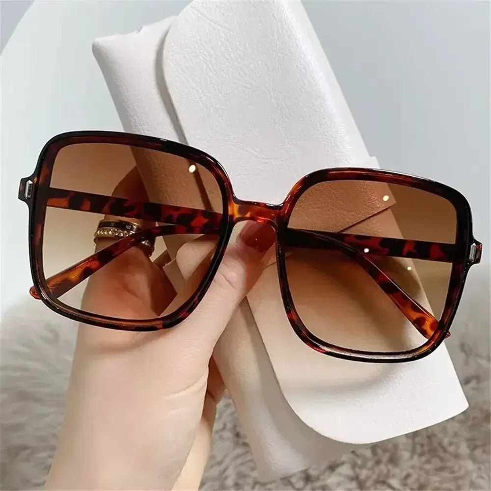 Retro Glam Oversized Sunglasses - Stylunna